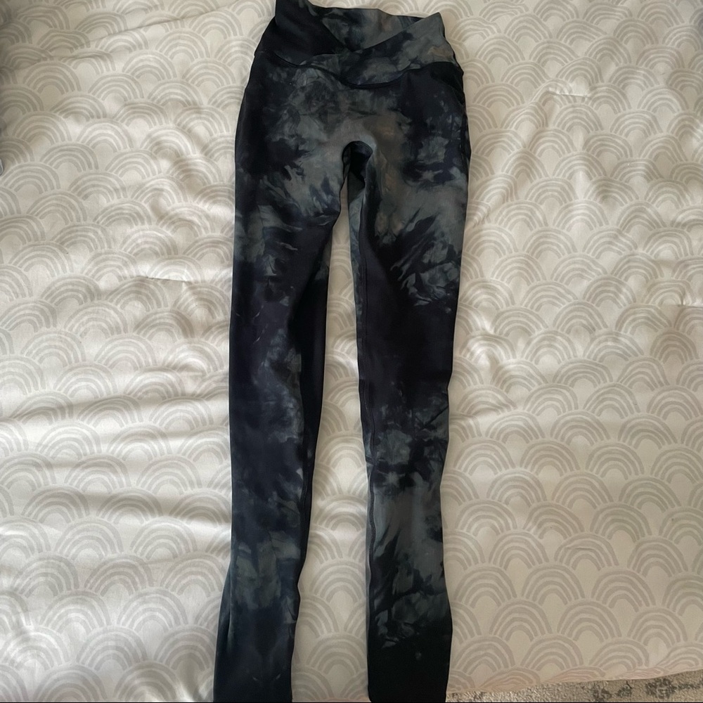 Alphalete Black Tie-Dye Leggings - Picture 4 of 4